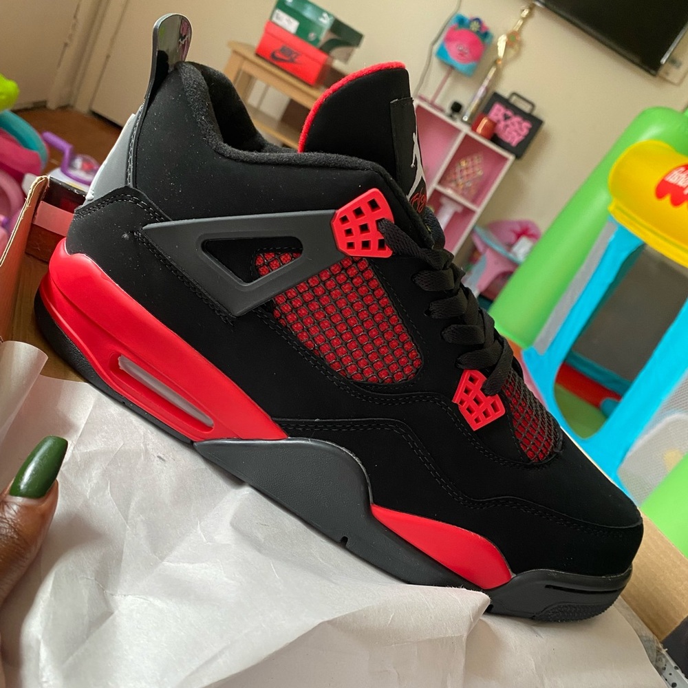 Men’s retro 4 Jordan’s size 12